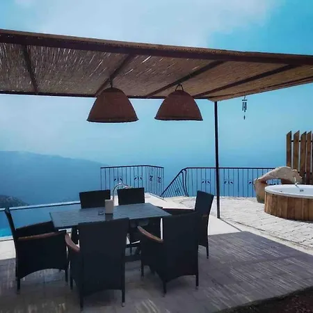 Mavi Ve Yesilin Sonsuz Tonu Fethiye